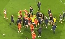 Galatasaray-Fenerbahçe derbisinde ısınmada gerginlik