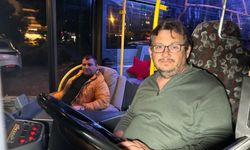 Karavan hayaliyle aldığı eski İETT otobüsüyle mahalleliyi gezdiriyor