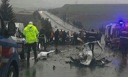 Feci kazada kağıt gibi ezildi… Otomobilin markası herkesi şaşırttı!