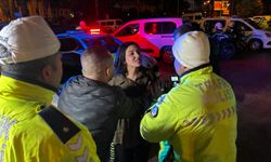 Trafik uygulamasında alkollü çıktı, gazeteciye s*ldırdı