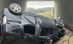 Araç otoyol köprüsünden düştü: 2 ölü, 3 yaralı