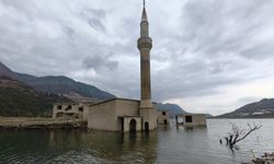Anamur’da sular altında kalan köyden geriye bir minare kaldı