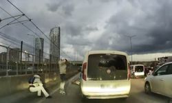 Bursa'da pes dedirten anlar: Motosikletliyle çarpıştı, ilk işi aracına bakmak oldu