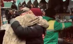 Askerde sandığı oğlunu karşısında gören anne duygulandı