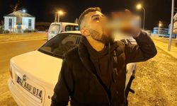 Ehliyetine el konulunca araç başında içmeyi sürdürdü