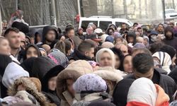 Bursa’yı donduran indirim izdihamı