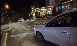 Yanlış trafik ışığına uyan sürücü araç kuyruğuna sebep oldu