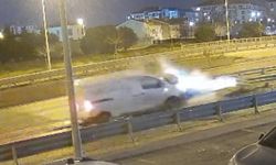 Alkollü sürücünün kullandığı araç bariyere ok gibi saplandı