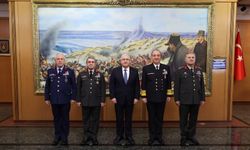 Bakan Güler, Kara Kuvvetleri Komutanlığı'nda toplantıya katıldı