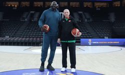 Cumhurbaşkanı Erdoğan, O'Neal ile basketbol oynadı