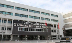 Antalya Büyükşehir Belediyesi şirketine yönelik operasyonda 14 zanlı gözaltına alındı