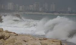 Fırtına Uyarısı: Denizde Dev Dalgalar Bekleniyor!