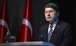 Bakan Tunç: “Bayrak provokasyonu hakkında 35 tutuklama kararı”