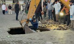 Manisa'da çöken yolda insan kafatası ve kemikler bulundu