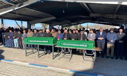 Otoyol köprüsünden uçan araçta ölen kayınpeder ile gelin toprağa verildi