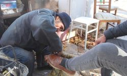67 yaşındaki ayakkabı boyacısı ekmek mücadelesi veriyor