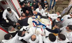 30 kişi tarafından evinden çıkarılan fil hastası, Ankara'ya götürüldü