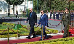 Cumhurbaşkanı Erdoğan, Mısır'da resmi törenle karşılandı