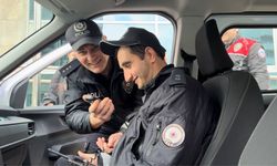 Polis sevdalısı engelli genç üniforma ile devriye görevine katıldı
