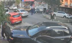 Film gibi olay: Kendi otomobilinin altında kalarak yaralandı