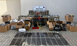 Mersin'de evinde kaçak sigara üretimi yapan şüpheli gözaltına alındı