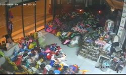 Mersin'de kaza yapan minibüsün iş yerine girmesi kamerada