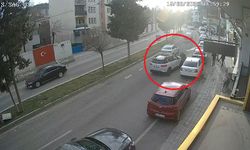 Cipin çarptığı öğretmen yaralandı; kaza kamerada