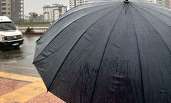 Mersin’de kuvvetli yağış başladı