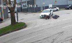 Yaralı motosiklet sürücüsüne yardım etmek yerine otomobilindeki hasara baktı