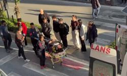 Yayaya yol vermek için duran otomobile arkadan çarptı o anlar güvenlik kamerasında