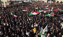 İran'daki okul saldırısında ölenler için cenaze töreni