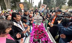 "Müslüm Baba" unutulmadı: Sevenleri ölümünün 13’üncü yılında mezarı başında buluştu