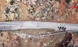 Aydıncık-Bozyazı karayolunda çökme yaşandı