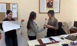 ÖĞRETMENE VEFA ÖRNEĞİ: “EL KALKMAZ, ELİ ÖPÜLÜR”