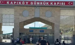 Bakan Bolat: Türkiye-İran arasında günübirlik yolcu geçişleri karşılıklı olarak durduruldu