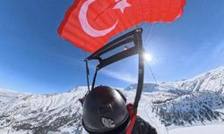 Yarasa adam Ergan Dağı Kayak Merkezi'nde uçtu