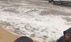 Adana’da dolu, sağanak ve hortum hayatı felç etti