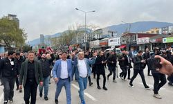 CHP'liler Ankara yolunu trafiğe kapatınca polis müdahale etti