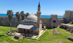 Mamure Kalesi camisinde 700 yıldır ibadet sürüyor