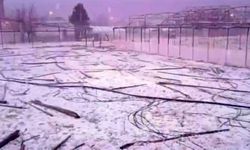 Mersin'de dolu yağışı etkili oldu