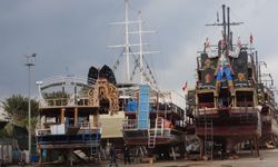 Turizm sezonu öncesi gezi tekneleri bakıma alındı
