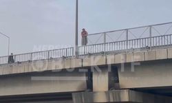 Genç kadın, polisin uzun uğraşları sonucu köprüden indirildi!