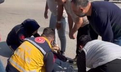 Motosiklet bisikletliye çarptı: 1’i ağır 2 yaralı