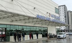 Tarihi geçmiş salam yiyen 4 öğrenci hastaneye kaldırıldı