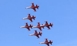 Türk Yıldızları ve SOLOTÜRK’ten Türkiye semalarında nefes kesti