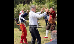 Başkan Mustafa Turgut’un “Silifke’nin Yoğurdu” Performansı Alkış Aldı