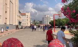 Mersin'de 25 bin 965 öğrenci için LGS başladı: Çocuklar içerde aileleri dışarda ter döktü