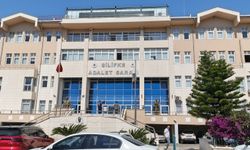 Silifke Belediyesi'ne yönelik operasyonda gözaltına alınan 19 şüpheli adliyeye sevk edildi