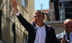 Özgür Özel Cephesi İmzaları Topladı