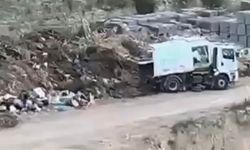 Mersin Büyükşehir Belediyesi’ne ait aracın çöpleri döktüğü anlar tepki çekti